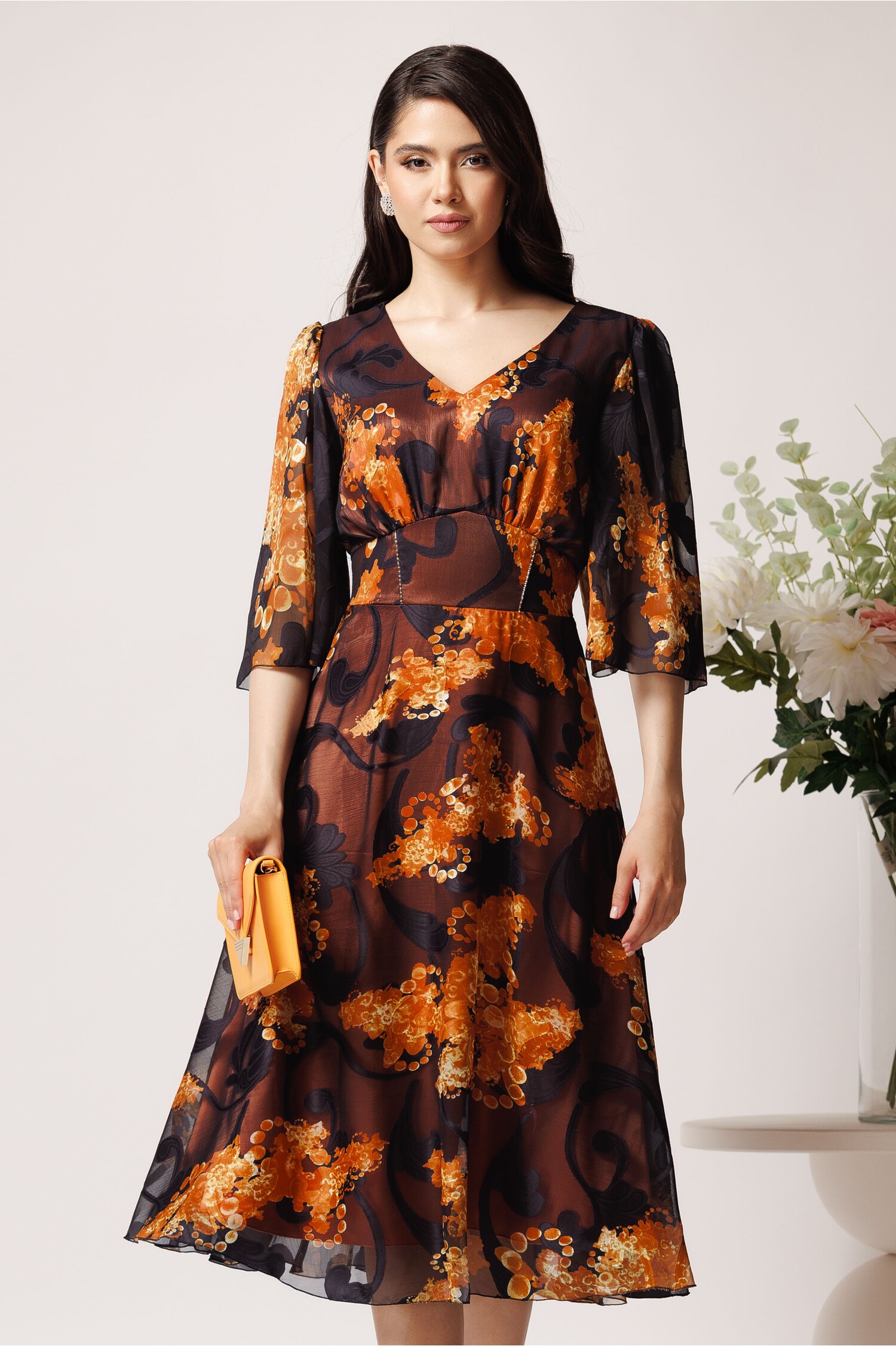 Rochie viada din voal negru cu dublură maro și imprimeuri Rochie viada din voal negru cu dublură maro și imprimeuri