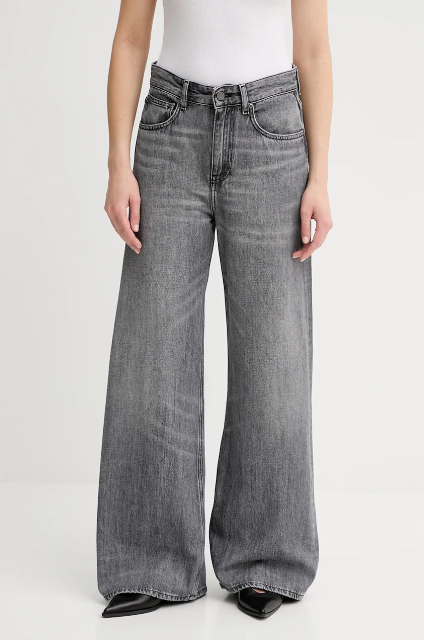 Blugi won hundred Blugi won hundred