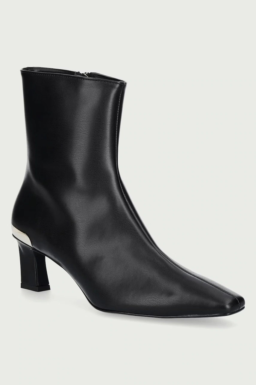 Botine pentru femei DRESS – Valentino Botine pentru femei DRESS – Valentino