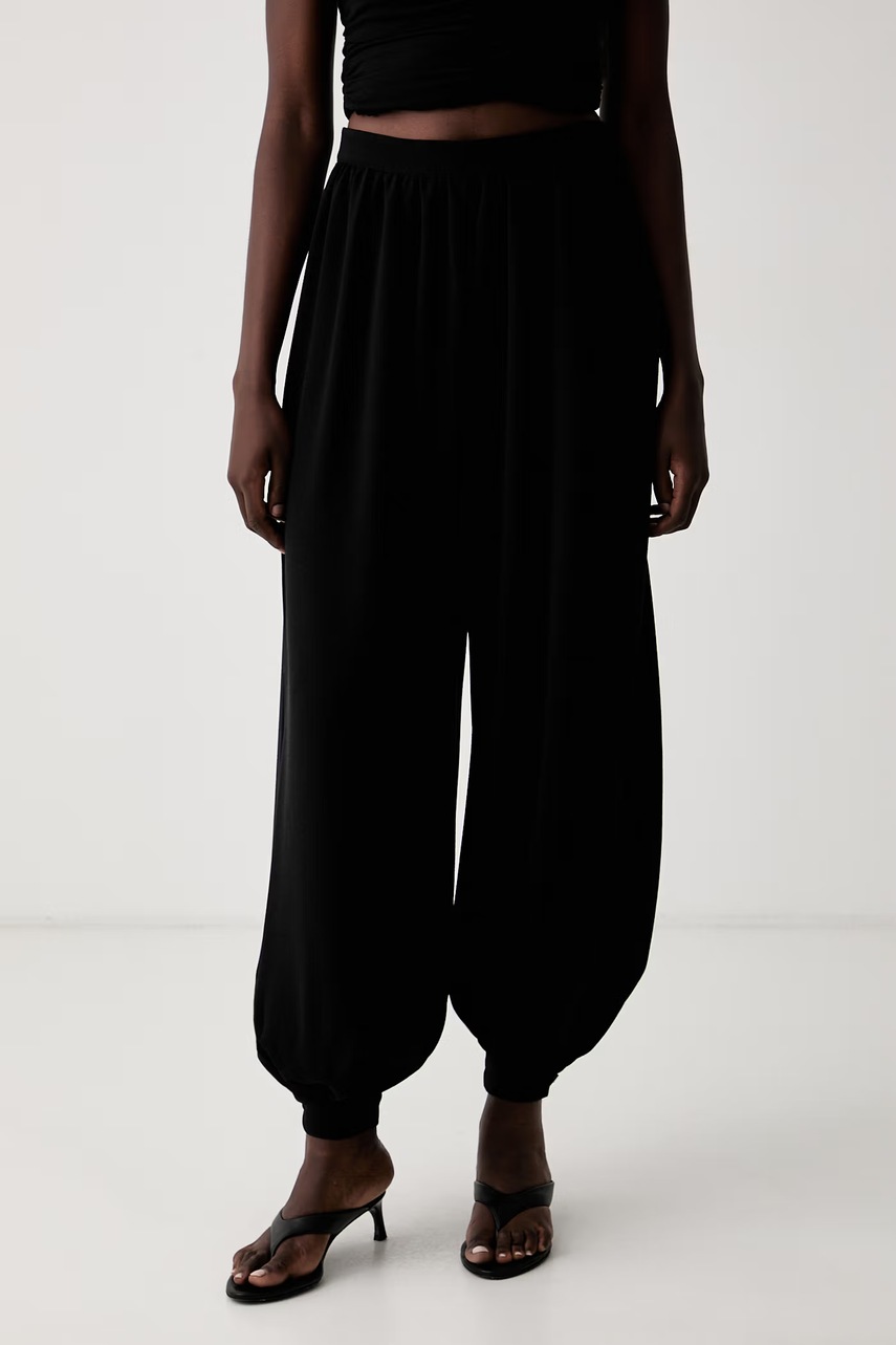 Pantaloni pentru femei – ROTATE Pantaloni pentru femei – ROTATE