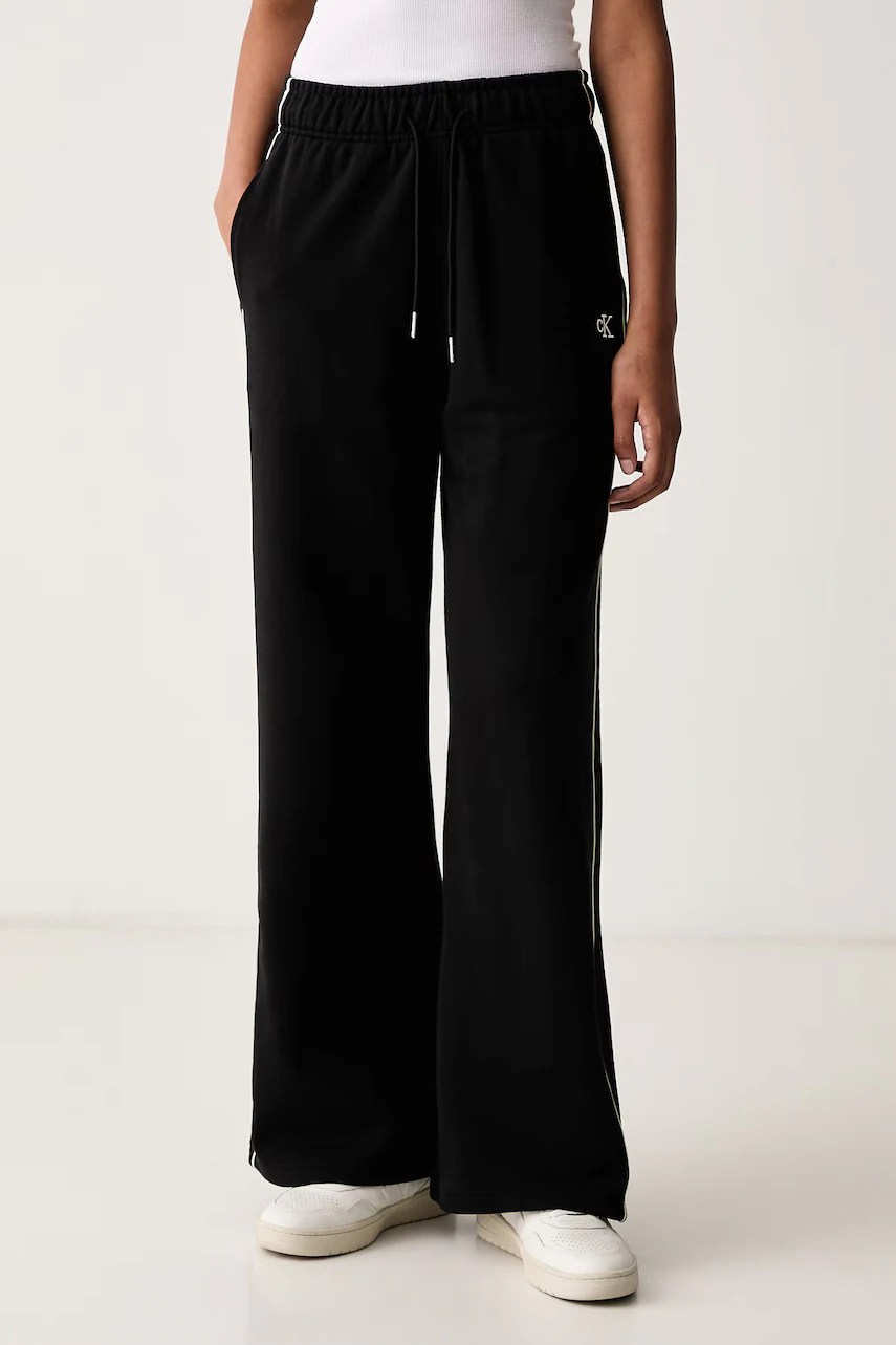 Pantaloni de trening pentru femei – CALVIN KLEIN JEANS Pantaloni de trening pentru femei – CALVIN KLEIN JEANS
