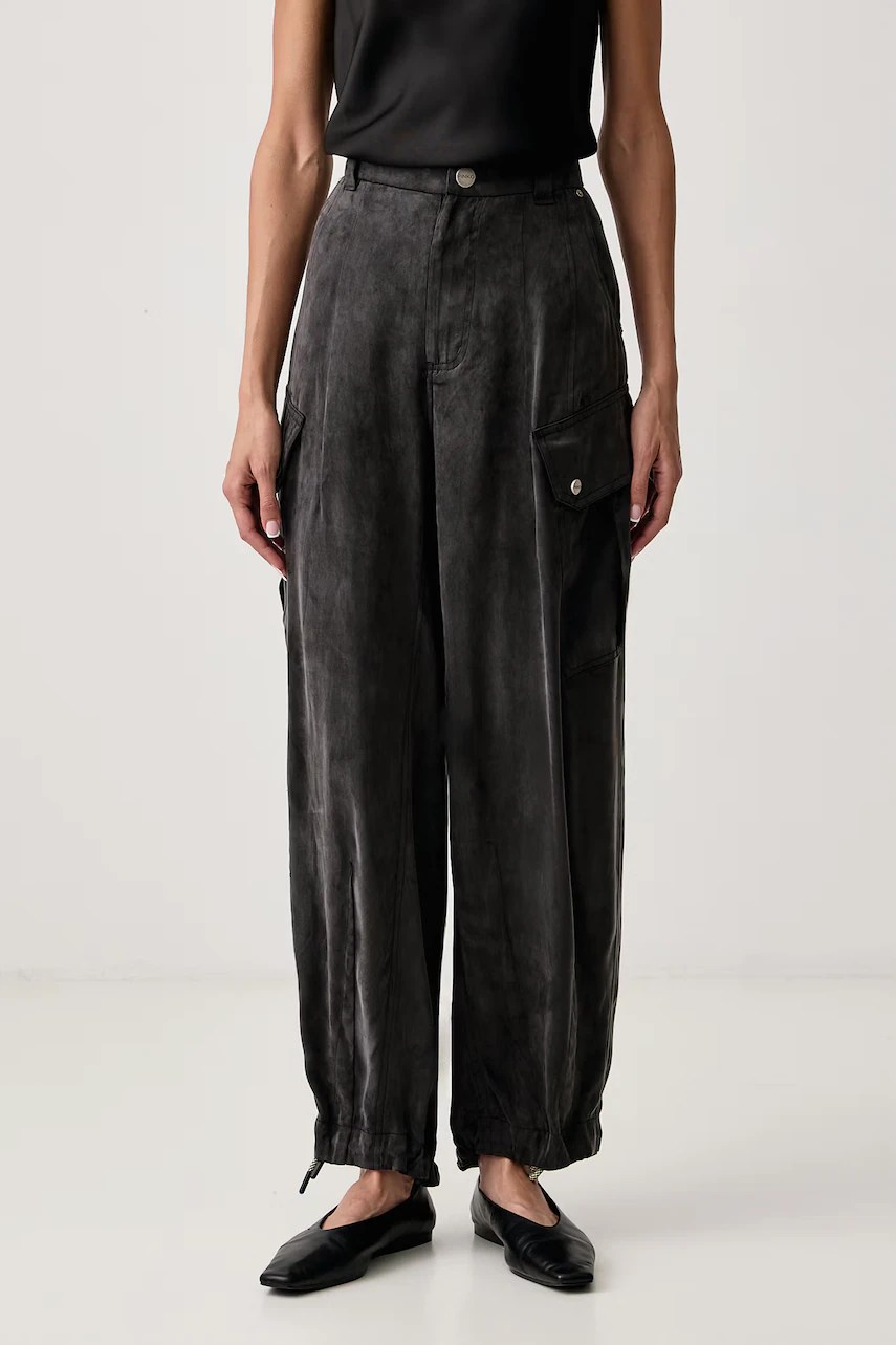 Pantaloni cargo pentru femei din cupro – Pinko Pantaloni cargo pentru femei din cupro – Pinko