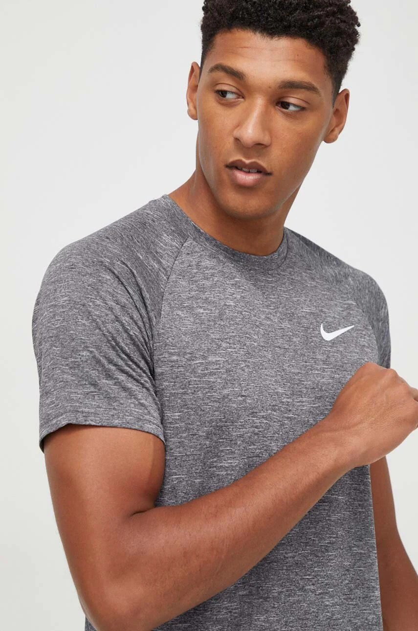 Tricou de antrenament nike Tricou de antrenament nike