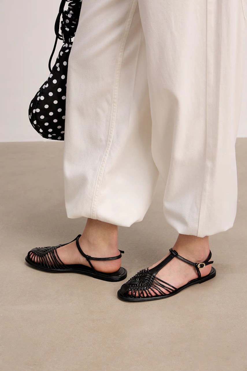 Sandale de femei medicine din piele Sandale de femei medicine din piele