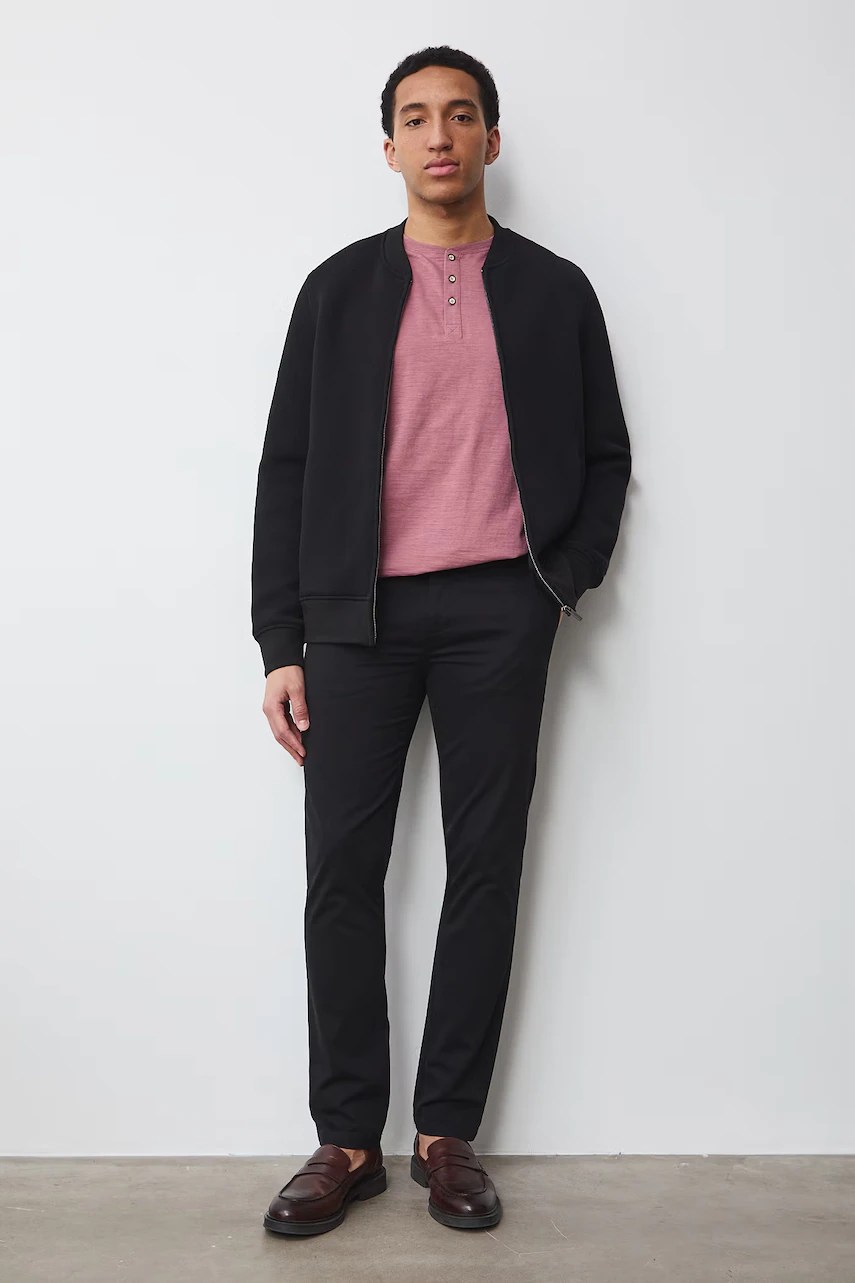 Pantaloni chinos pentru bărbați din bumbac cu elastan Pantaloni chinos pentru bărbați din bumbac cu elastan