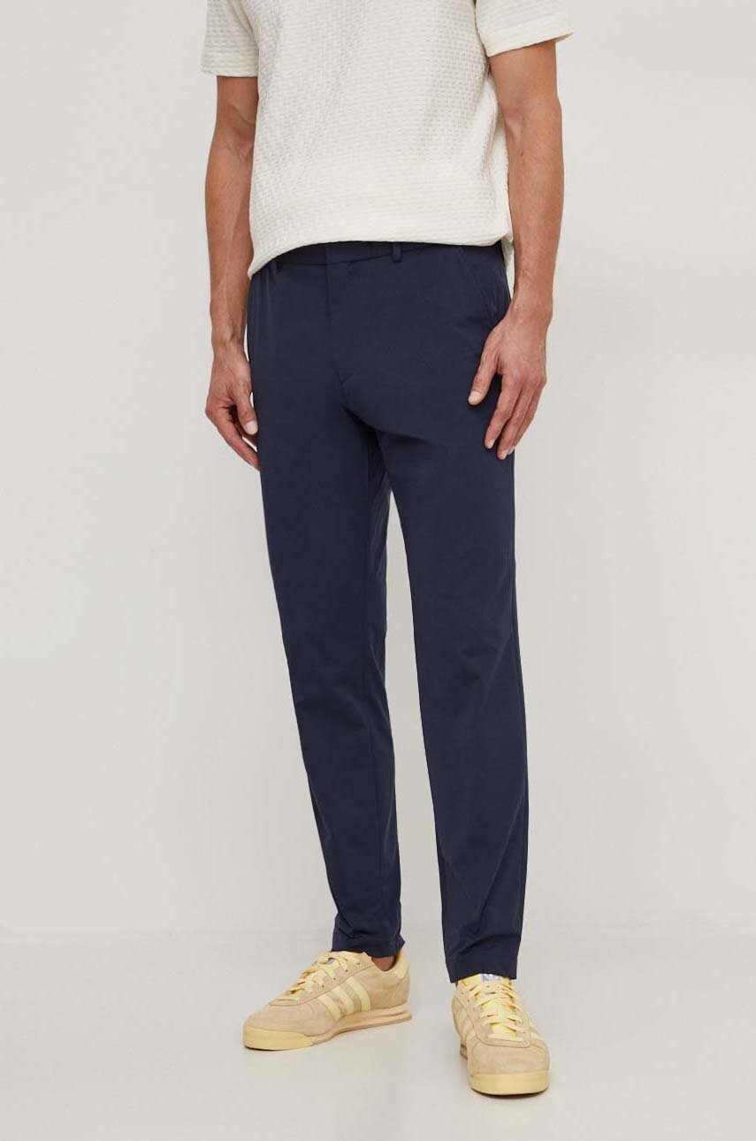Pantaloni BOSS – croială lejeră și stil modern Pantaloni BOSS - croială lejeră și stil modern