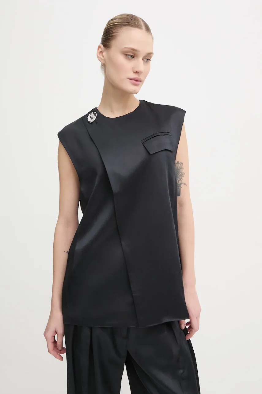 Vesta day birger et mikkelsen cu in și model marlin Vesta day birger et mikkelsen cu in și model marlin