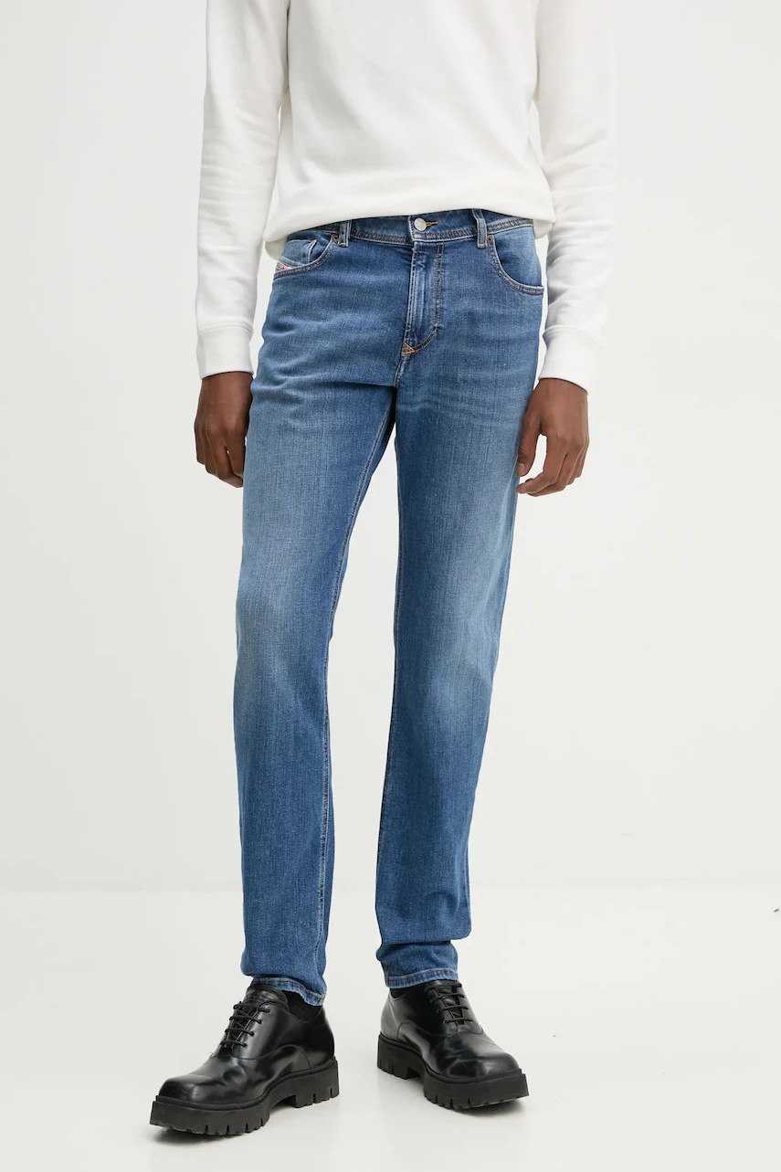 Jeansi diesel pentru bărbați Jeansi diesel pentru bărbați