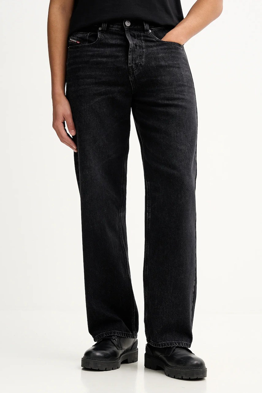 Blugi diesel 2001 d-MACRO l.32 pentru bărbați Blugi diesel 2001 d-MACRO l.32 pentru bărbați