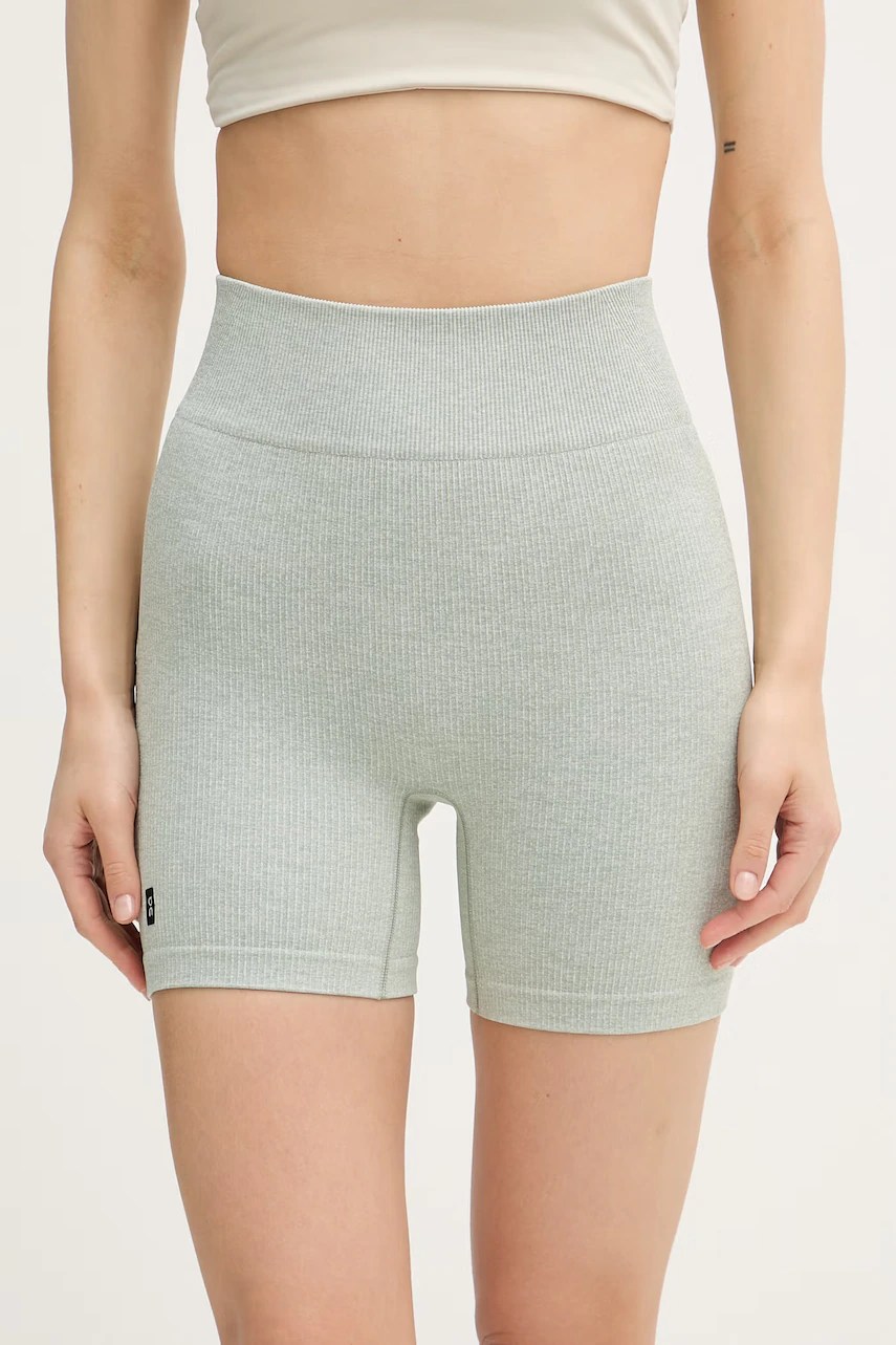 Pantaloni scurți on studio pentru femei Pantaloni scurți on studio pentru femei