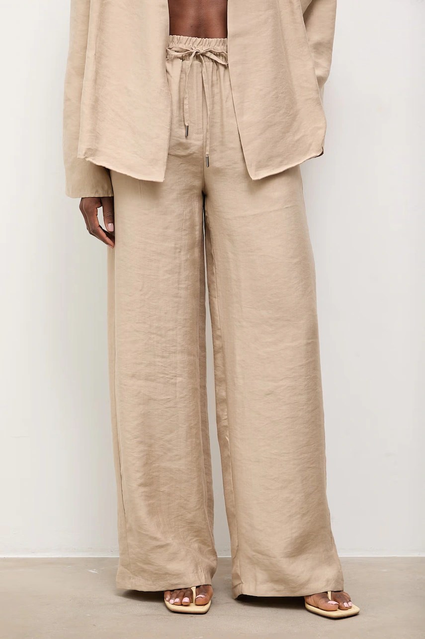 Pantaloni pentru femei answear.LAB din lyocell Pantaloni pentru femei answear.LAB din lyocell