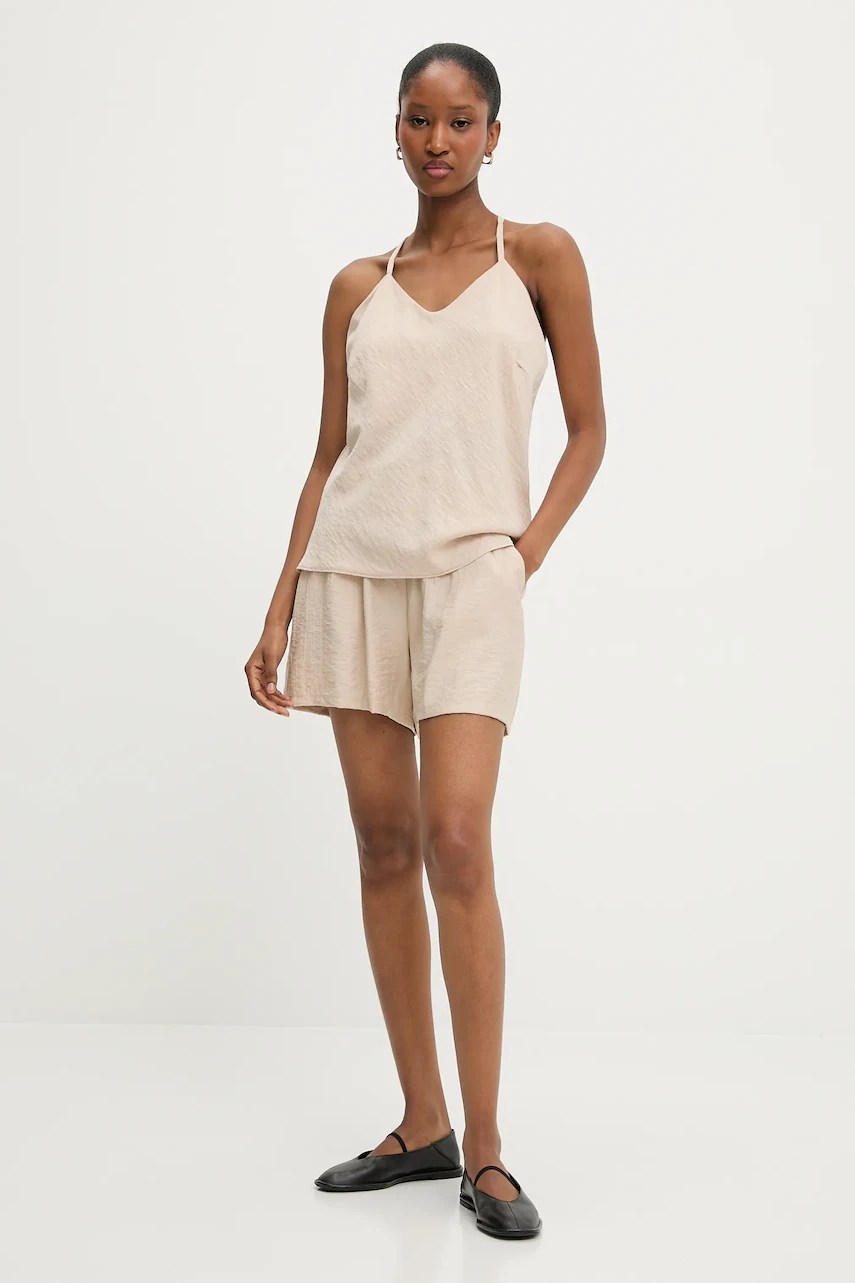 Compleu cu curele nereglabile și pantaloni largi Compleu cu curele nereglabile și pantaloni largi