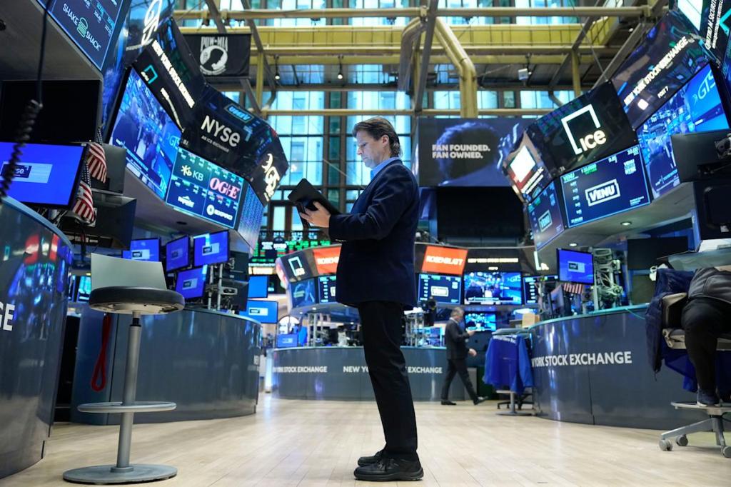 Stock market today: S&P 500 clinches first record close of 2025, Dow pops after Trump takes spotlight at Davos Stock market today: S&P 500 clinches first record close of 2025, Dow pops after Trump takes spotlight at Davos