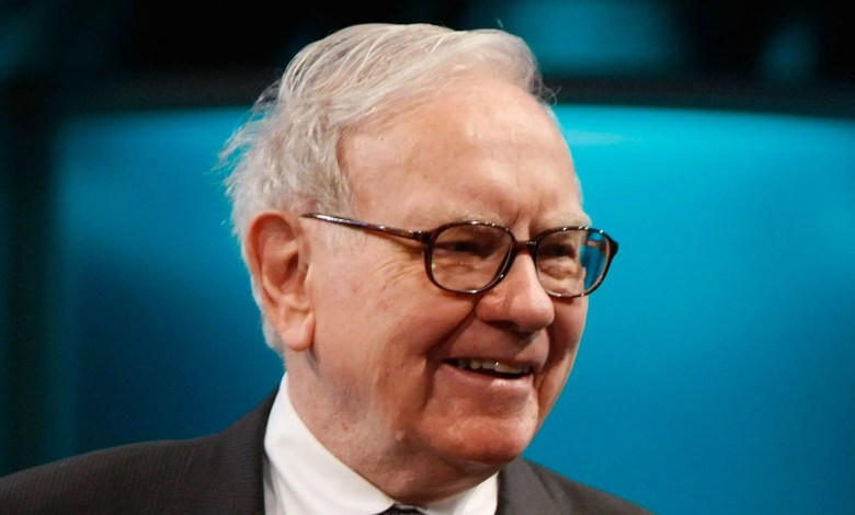 The biographer of Warren Buffett says that he is “literally not replaceable” The biographer of Warren Buffett says that he is “literally not replaceable”