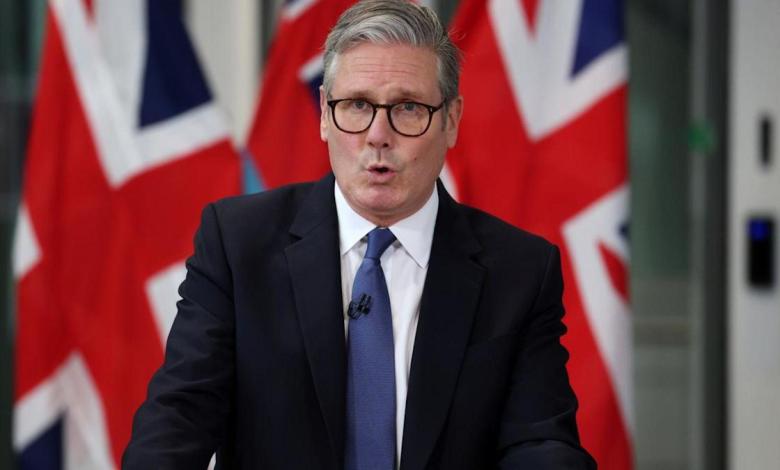The British signs deal with the Chagos islands and rent a military base for 101 million pounds sterling per year The British signs deal with the Chagos islands and rent a military base for 101 million pounds sterling per year