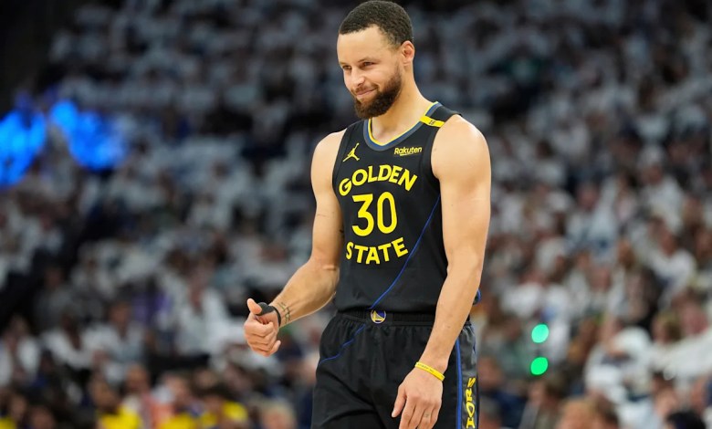NBA playoffs: the warriors hang on to beat Timberwolves in match 1 after losing Stephen Curry because of the injuries to the hamstrings NBA playoffs: the warriors hang on to beat Timberwolves in match 1 after losing Stephen Curry because of the injuries to the hamstrings