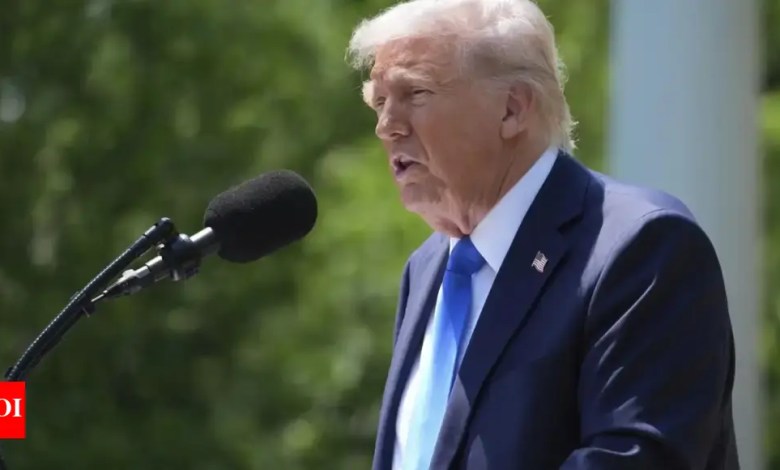 Trump threatens 100% prices on foreign manufacturing films, calls Hollywood Crisis a “ national security threat '' ' Trump threatens 100% prices on foreign manufacturing films, calls Hollywood Crisis a “ national security threat '' '