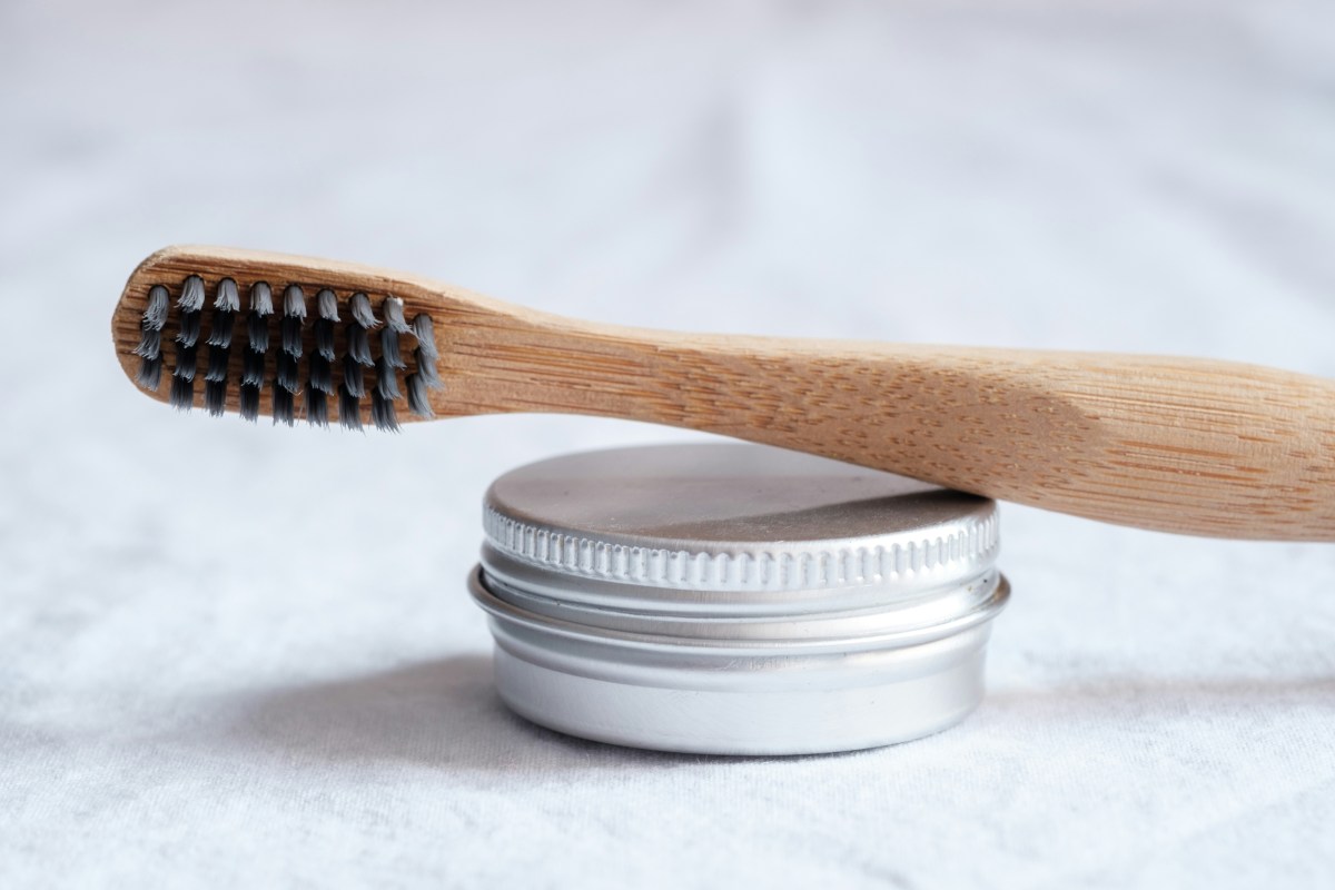 7 Best Lash Extension Glues for Long-Lasting Results 7 Best Lash Extension Glues for Long-Lasting Results