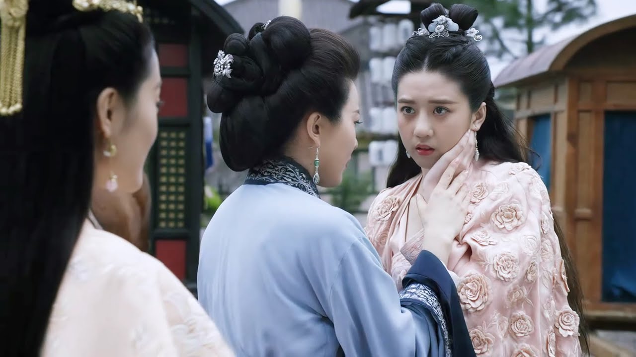 心機女瞧不起身份平凡的灰姑娘當眾打她巴掌,殊不知她身負神奇血脈,多年後成為至高無上的皇后! 心機女瞧不起身份平凡的灰姑娘當眾打她巴掌,殊不知她身負神奇血脈,多年後成為至高無上的皇后!