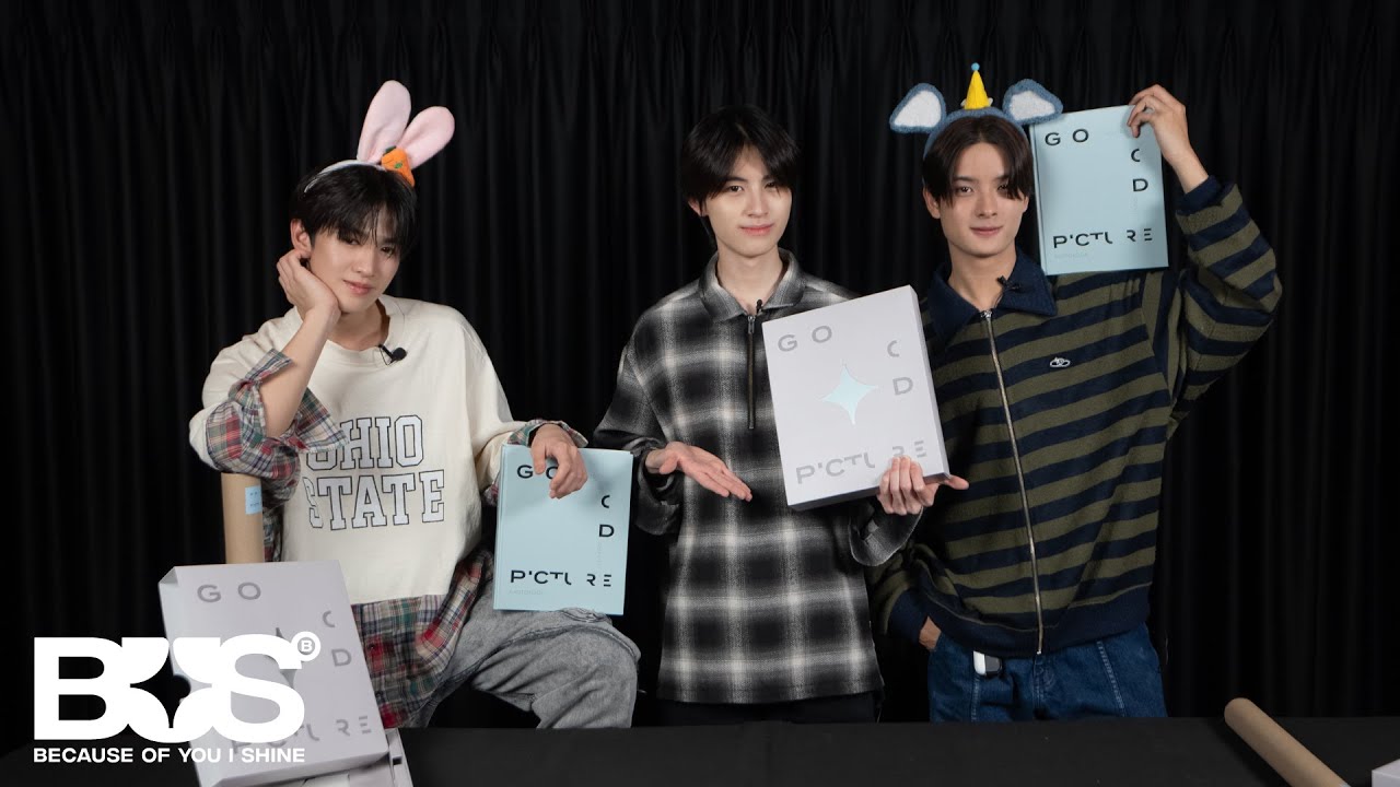 ตามหารูปเพื่อนที่ชอบที่สุดใน GOOD QUALITY PICTURE PHOTOBOOK กับ AA, JINWOOK, KHUNPOL ตามหารูปเพื่อนที่ชอบที่สุดใน GOOD QUALITY PICTURE PHOTOBOOK กับ AA, JINWOOK, KHUNPOL