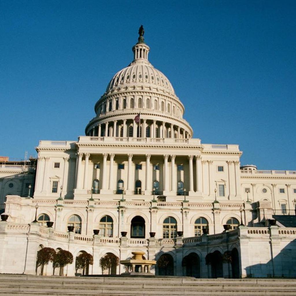 House schedules 7 p.m. ET vote to end U.S. government… House schedules 7 p.m. ET vote to end U.S. government…