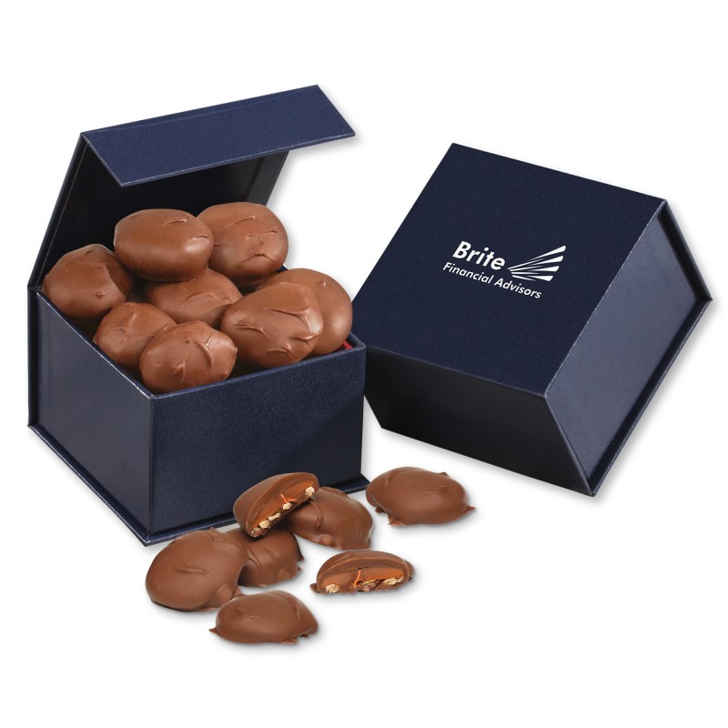 Magnetic Keepsake Box with Caramel Pecan Clusters 1 Magnetic Keepsake Box with Caramel Pecan Clusters 1