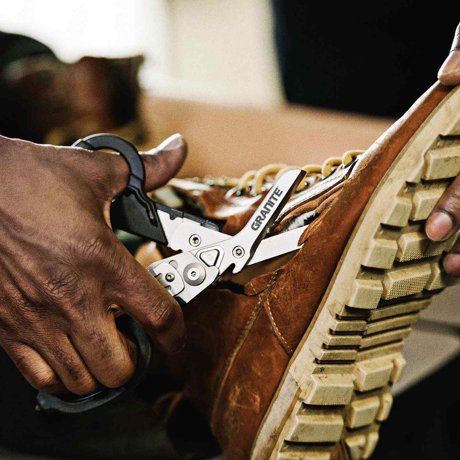 Leatherman® Raptor Rescue 1
