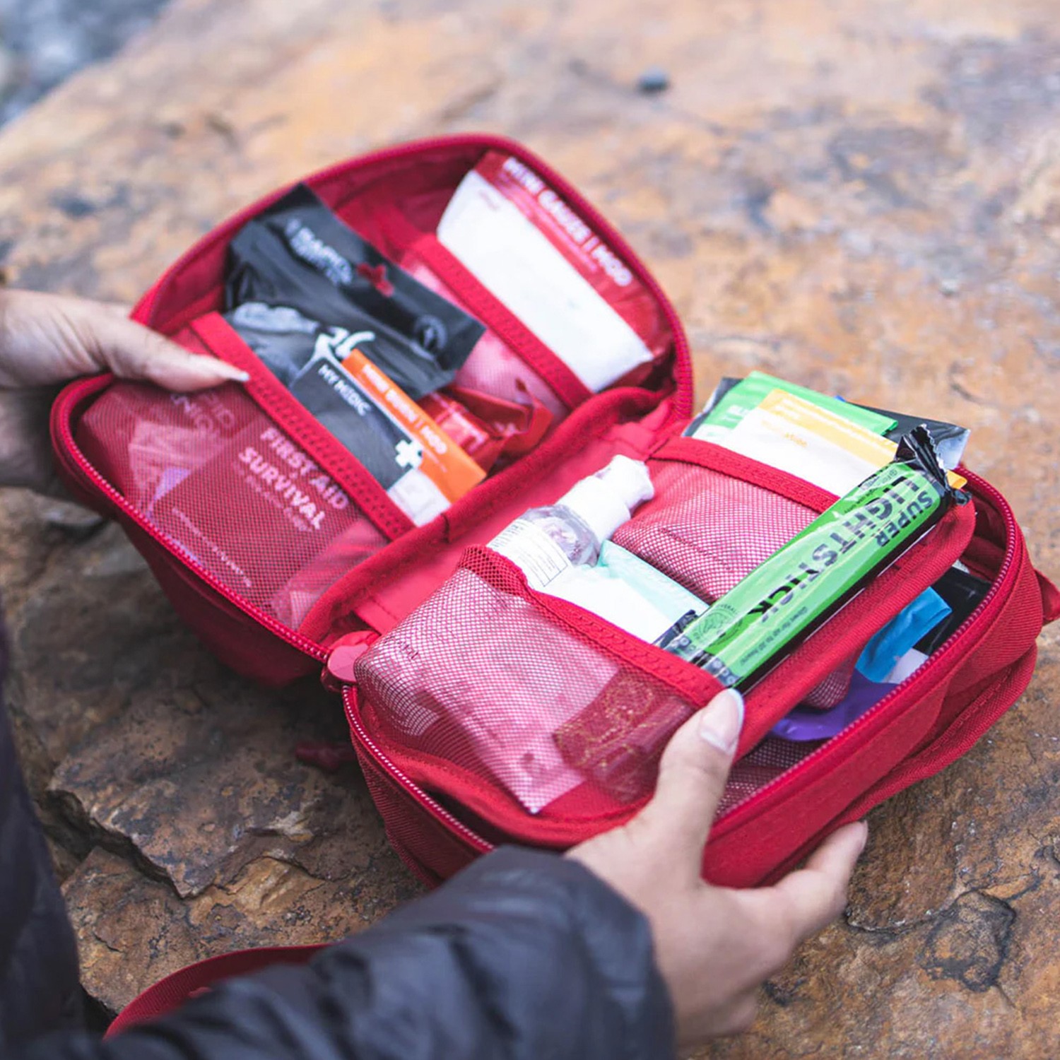 My Medic® Myfak? Mini First Aid Kit 1