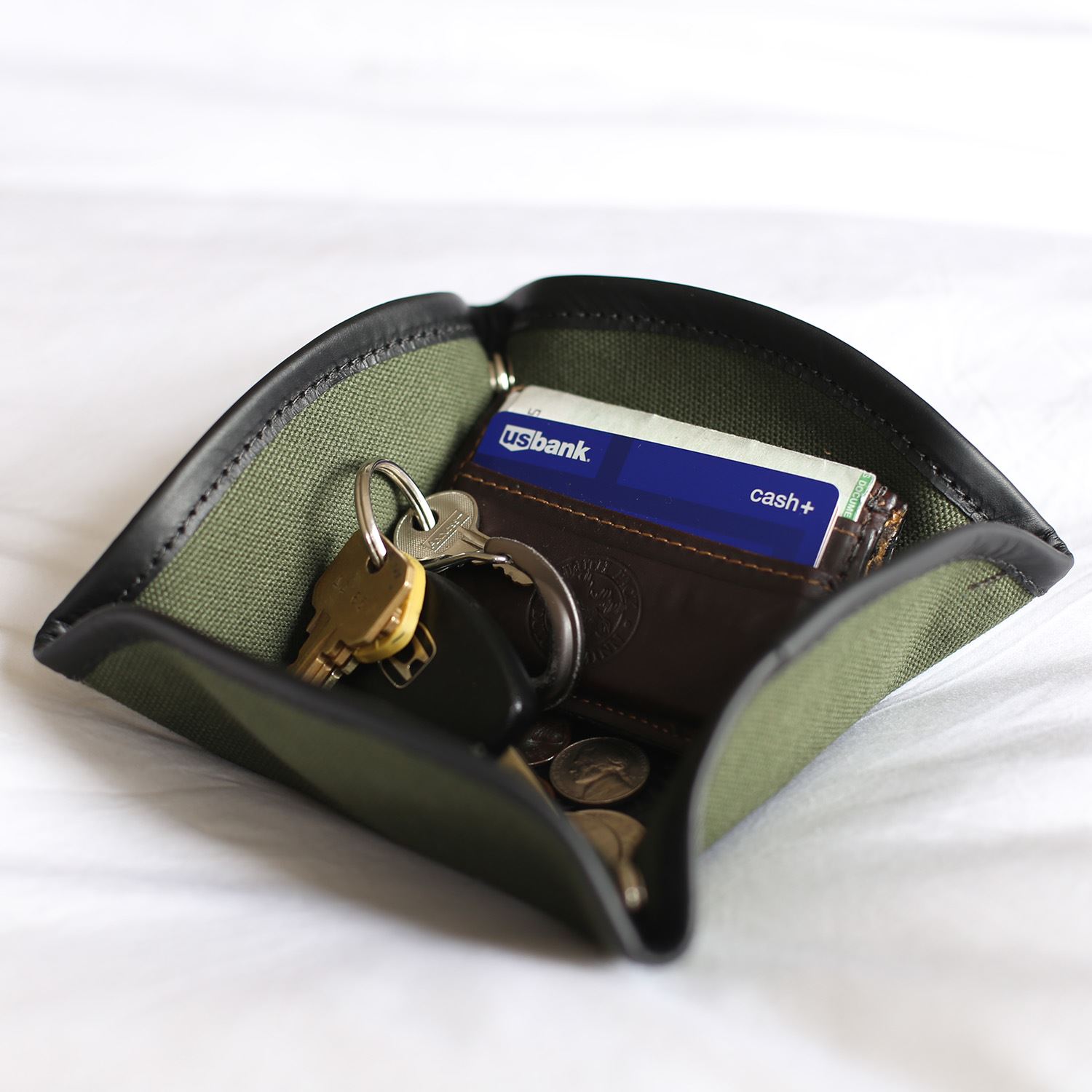 Duluth Pack™ Canvas Travel Valet 1