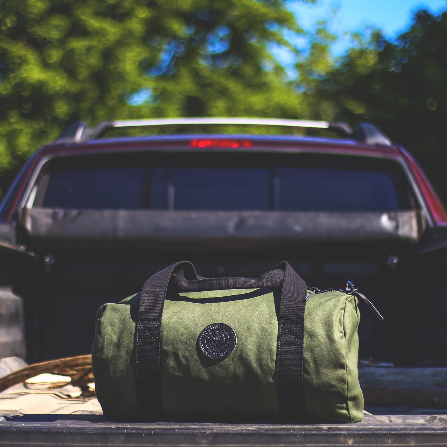 Duluth Pack™ Zippered Round Duffel 1