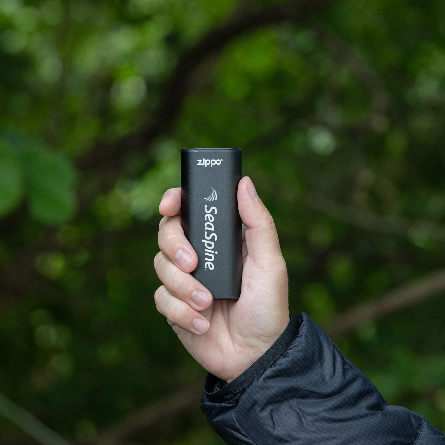 Zippo® Heatbank™ 6 Rechargeable Hand Warmer & Powerbank 1