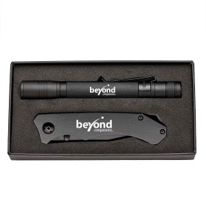 Cedar Creek® RAVEN LIGHT & POCKET KNIFE COMBINATION SET 1 Cedar Creek® RAVEN LIGHT & POCKET KNIFE COMBINATION SET 1