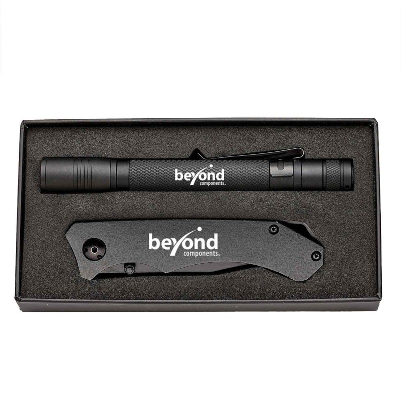 Cedar Creek® RAVEN LIGHT & POCKET KNIFE COMBINATION SET 1 Cedar Creek® RAVEN LIGHT & POCKET KNIFE COMBINATION SET 1