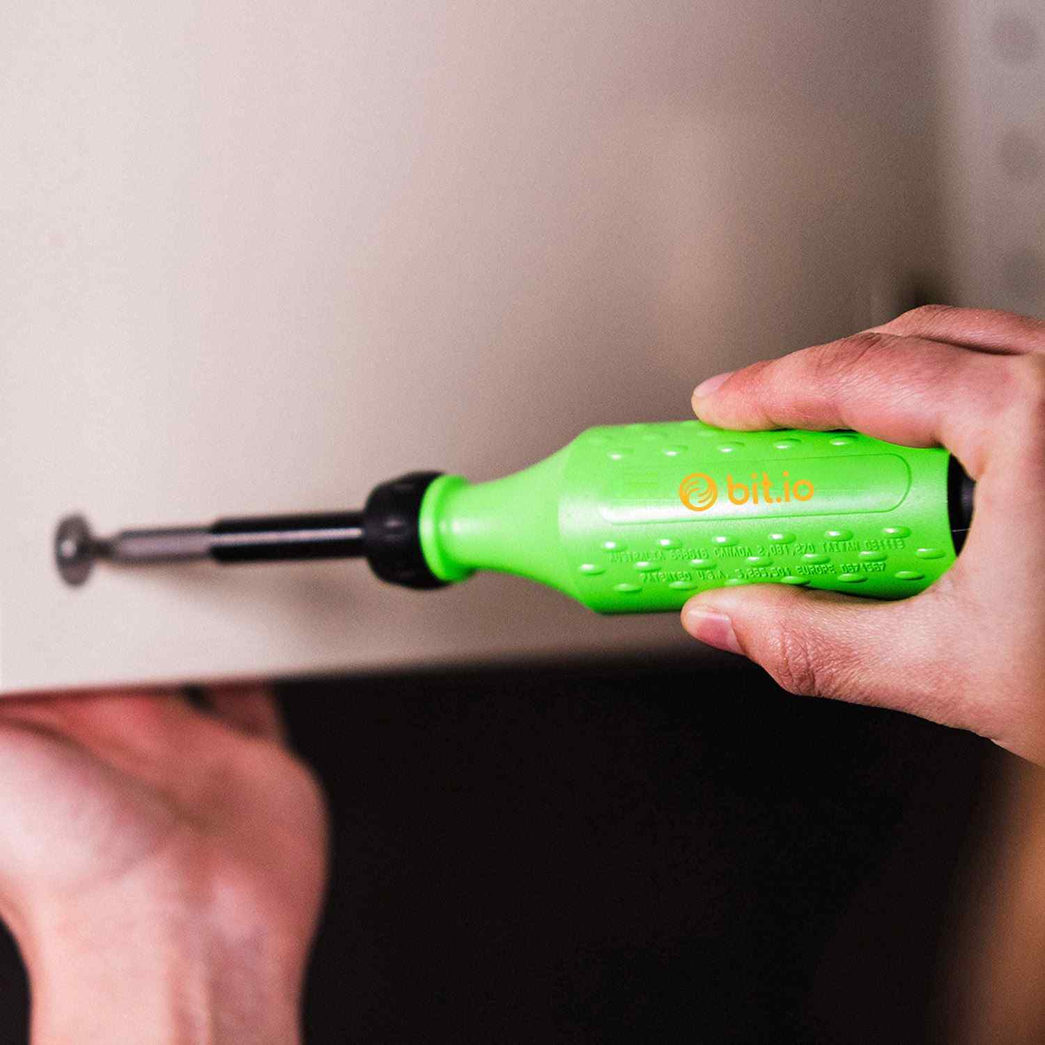 MEGAPRO® 8-In-1 Multi Bit Screwdriver 1