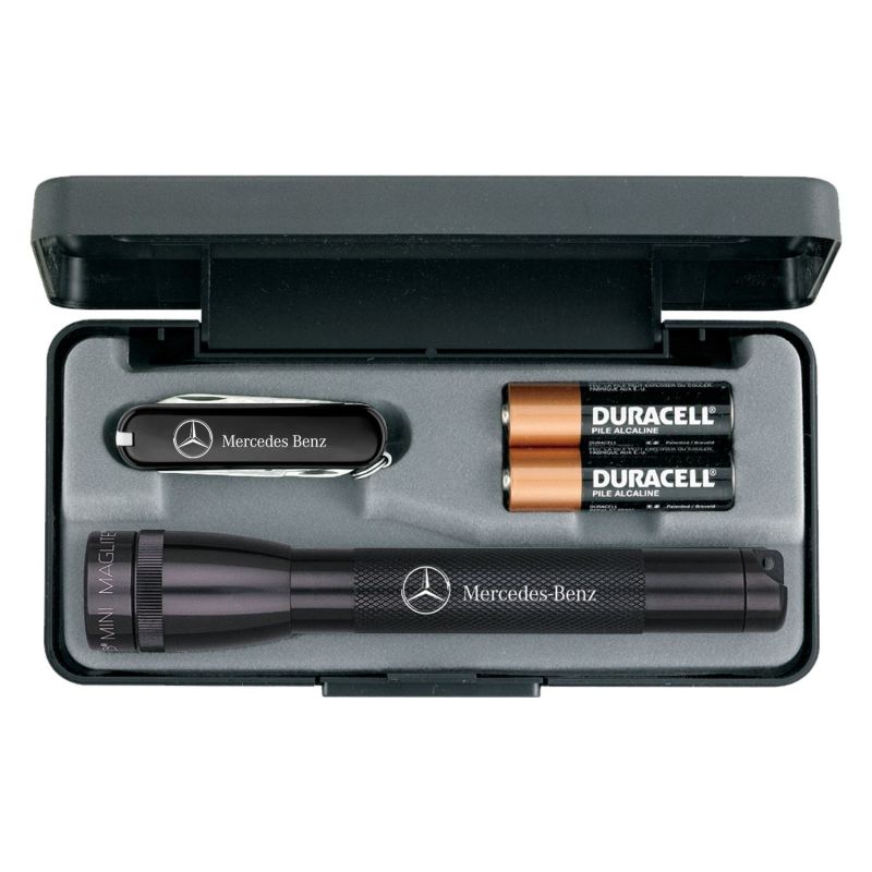 Mini Maglite® With Victorinox® Classic Swiss Army Knife 1 Mini Maglite® With Victorinox® Classic Swiss Army Knife 1