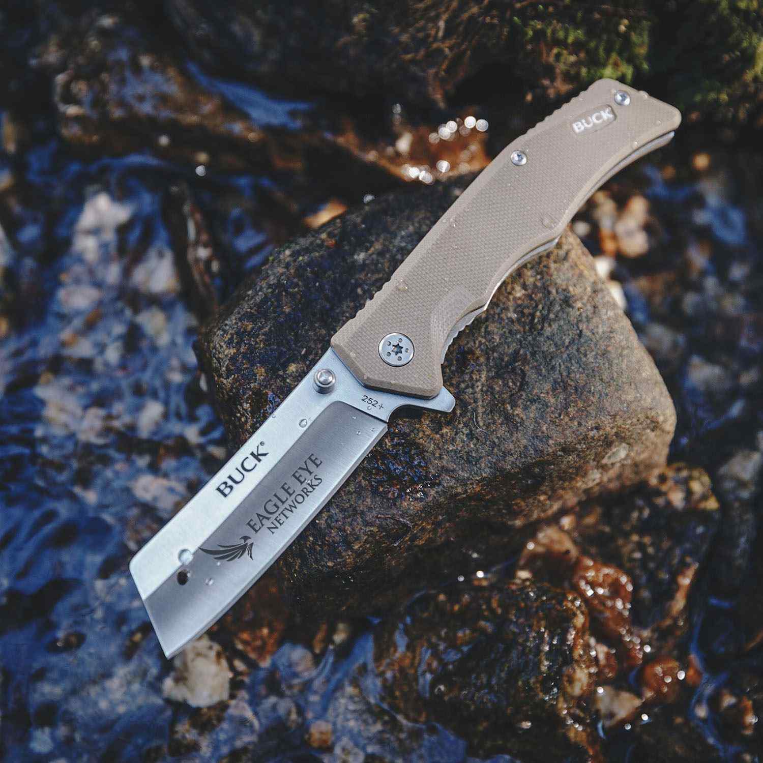 Buck® Trunk Knife 1