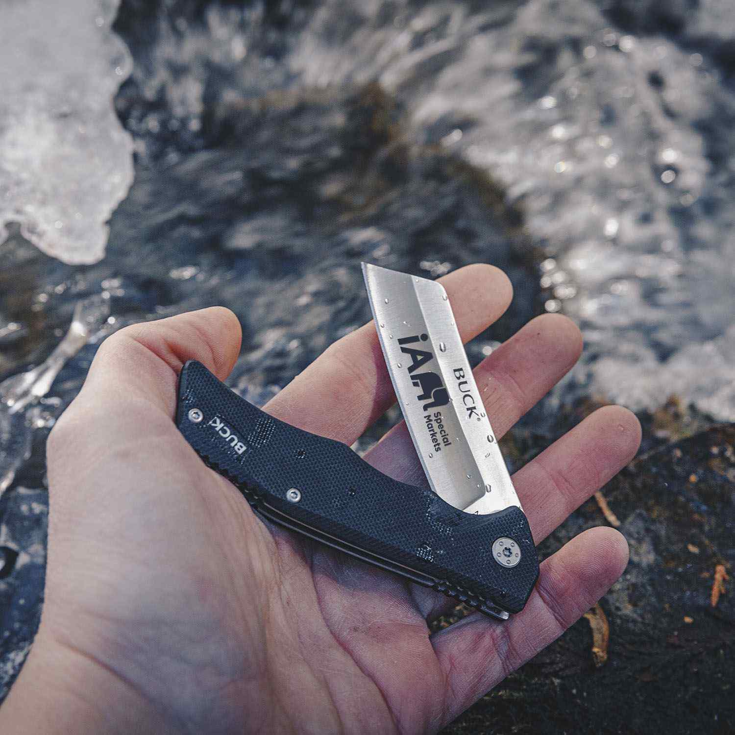 Buck® Trunk Knife 1