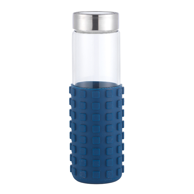 20 oz Silicone Grip Square Bottle 1