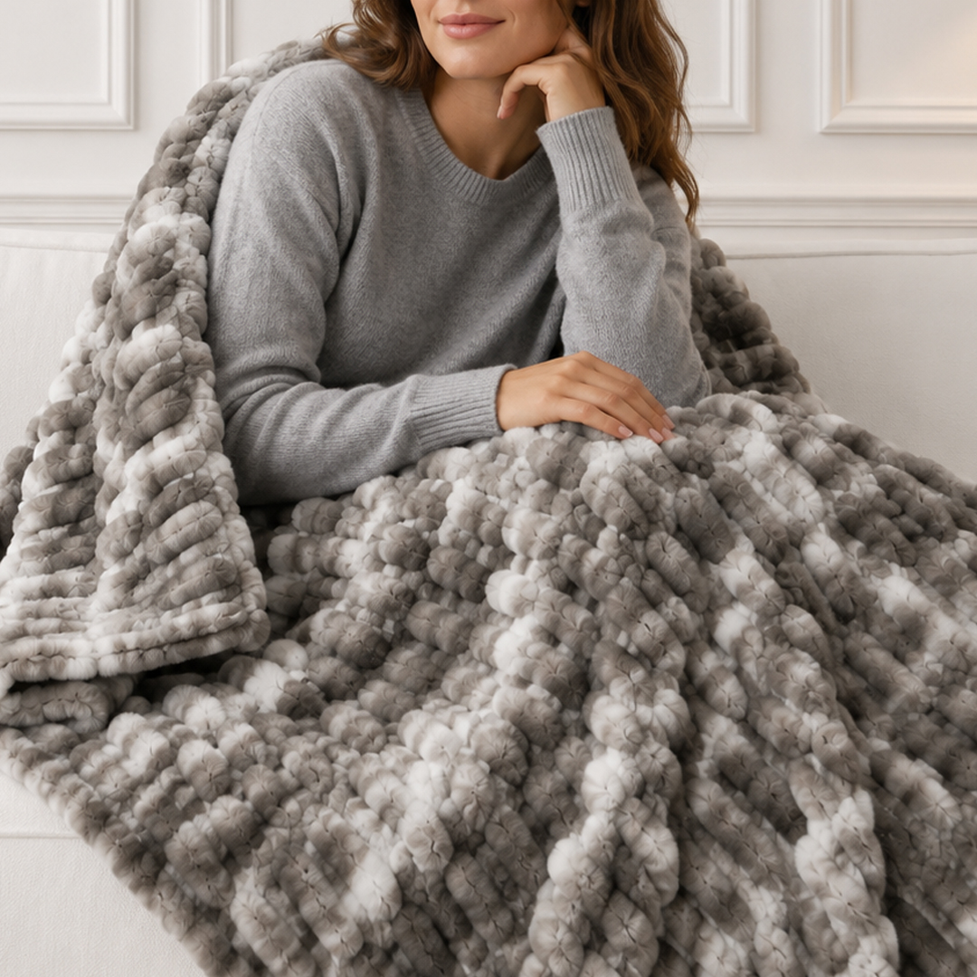 Signature Cloud Luxe Throw Blanket 2