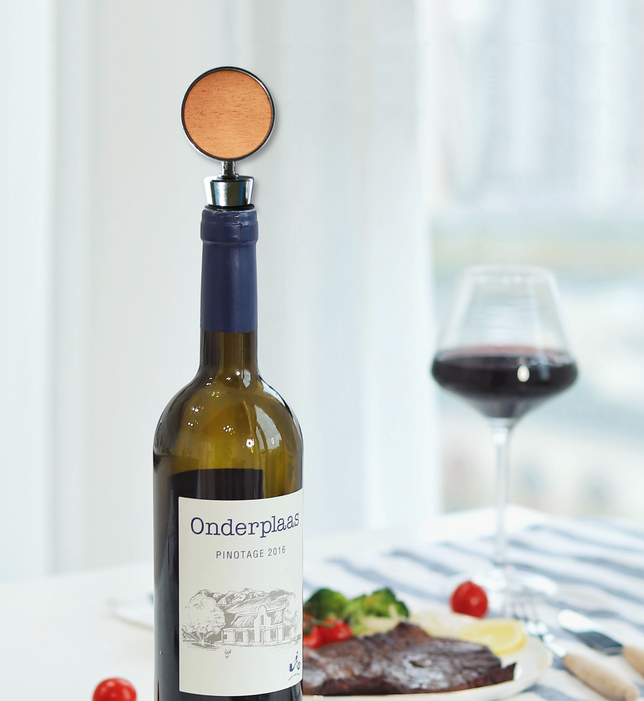 Wooden Cone Style Wine Bottle Stopper (CLOVER) 1