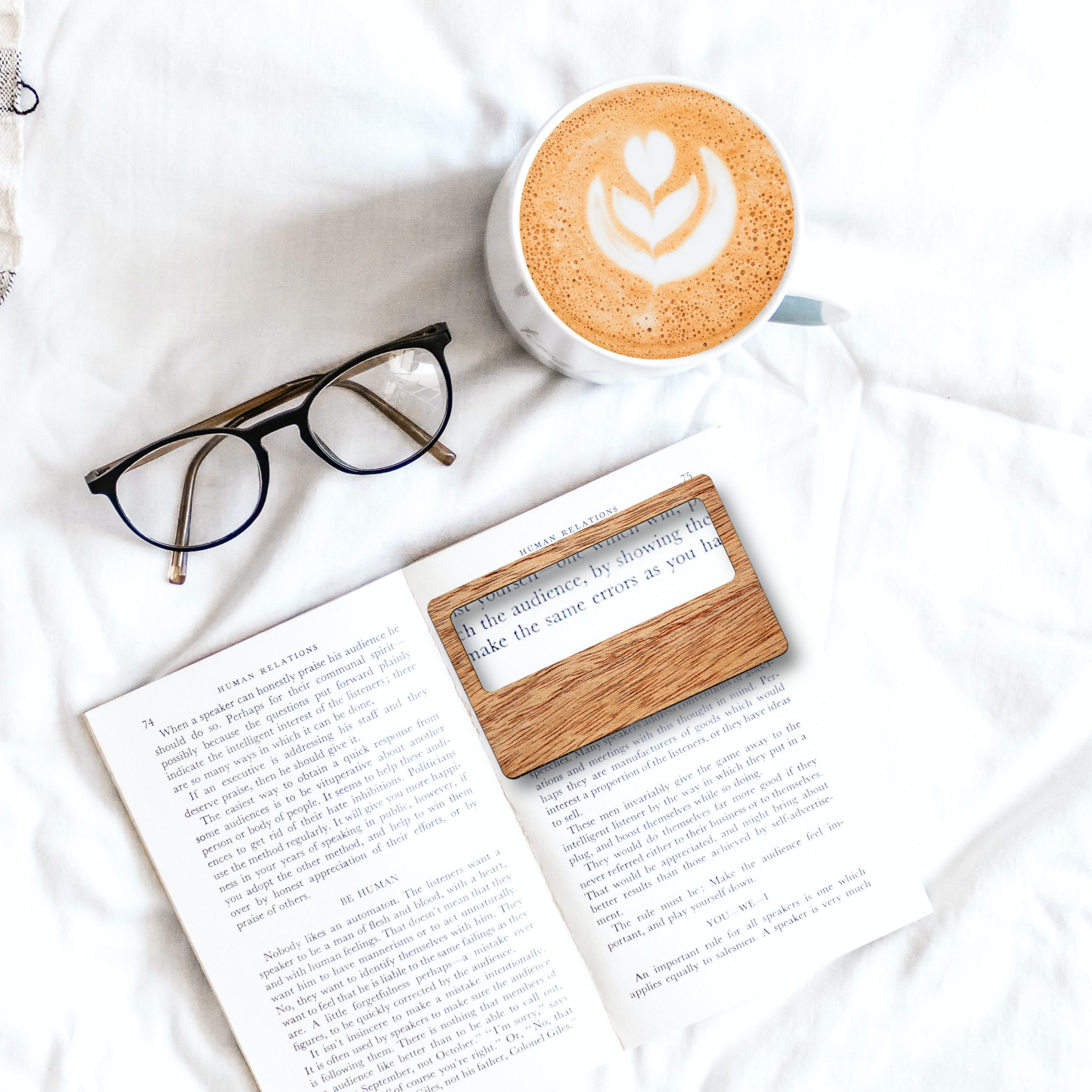 Wooden Credit-Card Magnifier 1