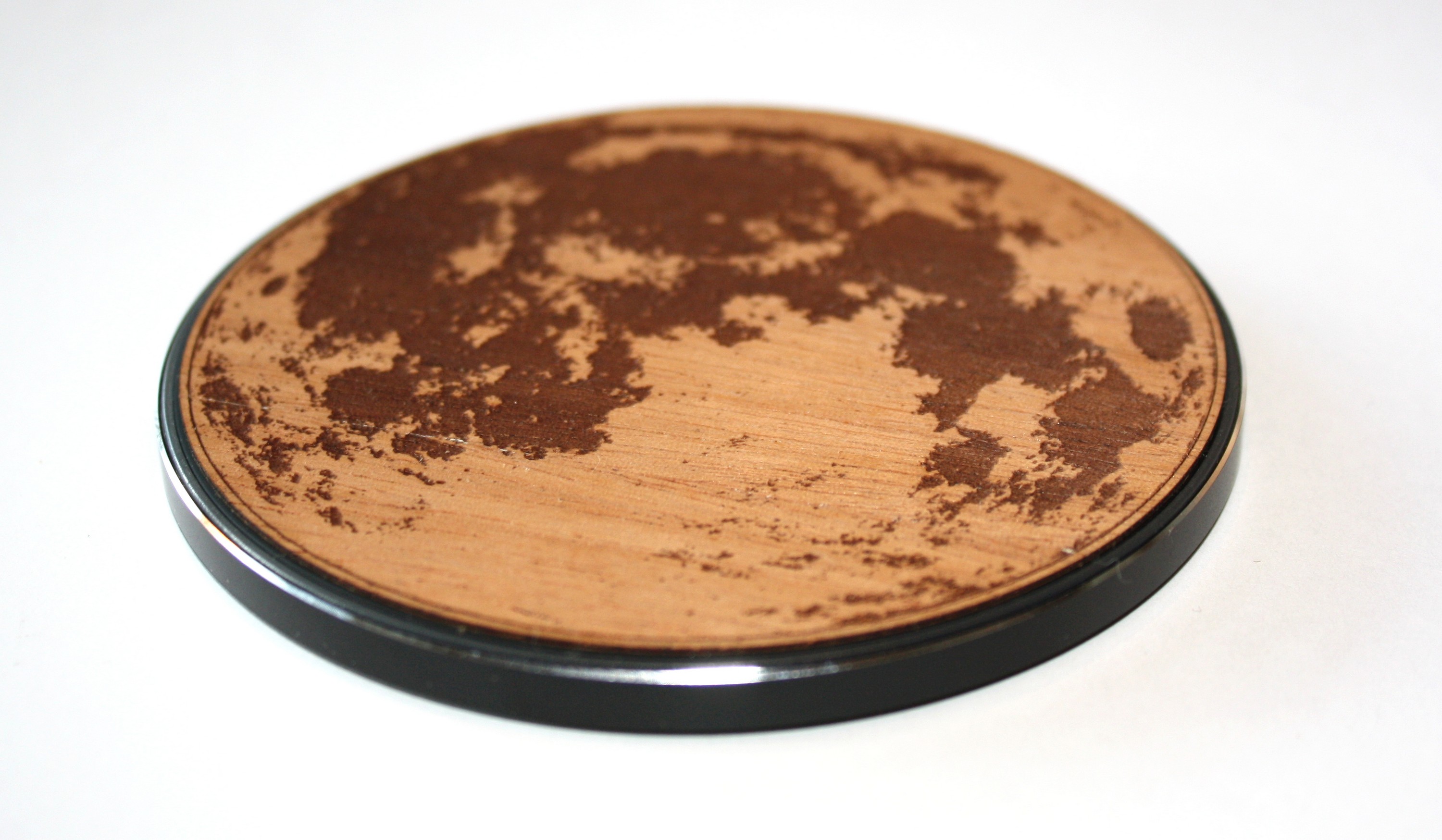 Wooden Qi Wireless Fast Charger (BADGER) 1