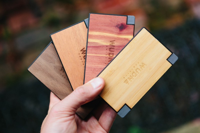 Wooden Powerbank 4000 mAh (BANNOCK) 1 Wooden Powerbank 4000 mAh (BANNOCK) 1