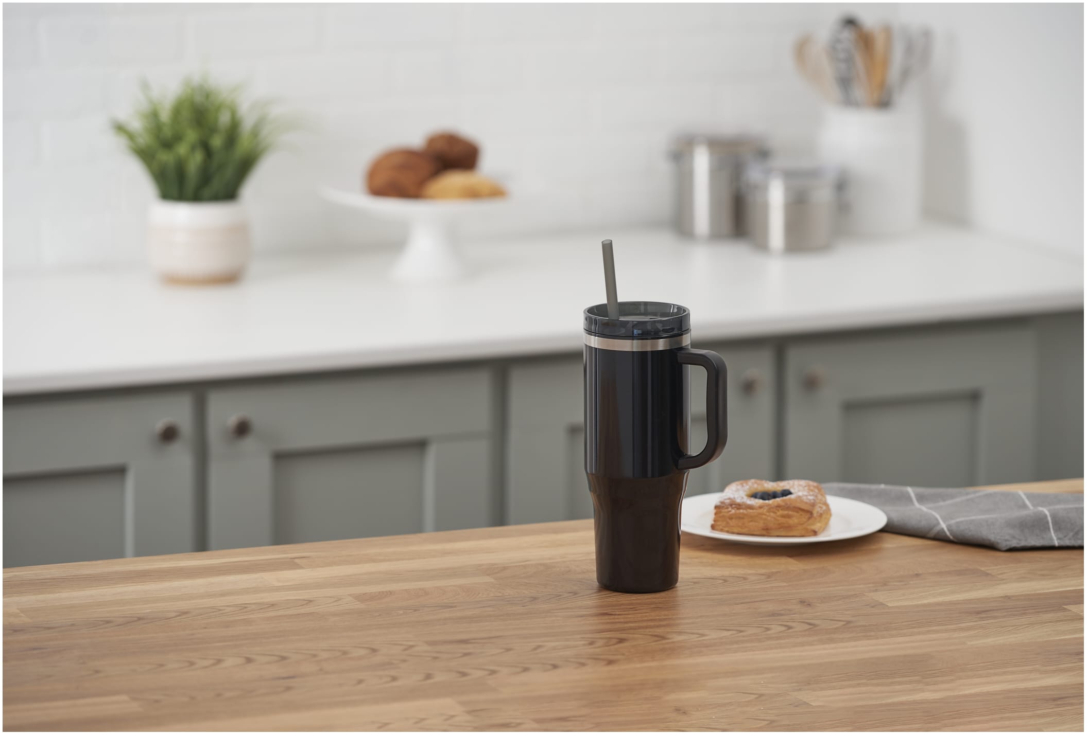 Thor 40 oz Eco-Friendly Straw Tumbler 1