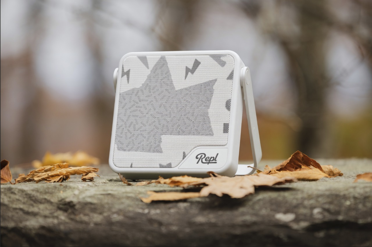 White Dipster Waterproof Speaker 1 White Dipster Waterproof Speaker 1