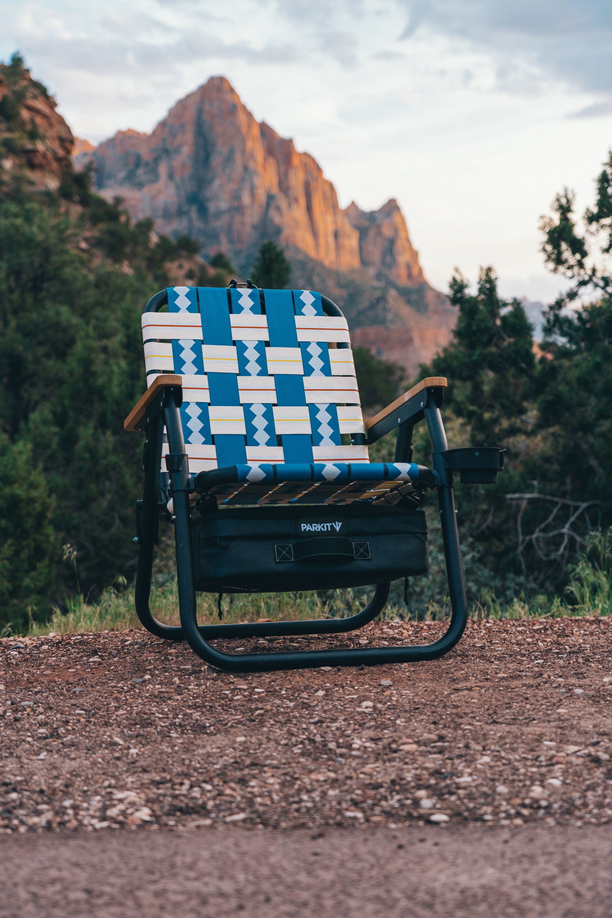 Voyager™ LTE Outdoor Chair- Branded 1