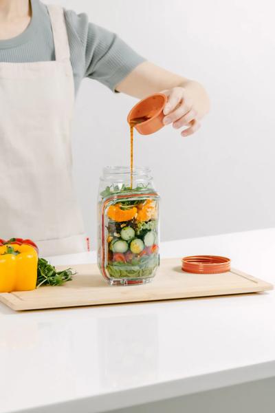 Prepara® Tritan 4.5 Cup Leakproof Salad Pod with 2.5oz Dressing Capsule 1