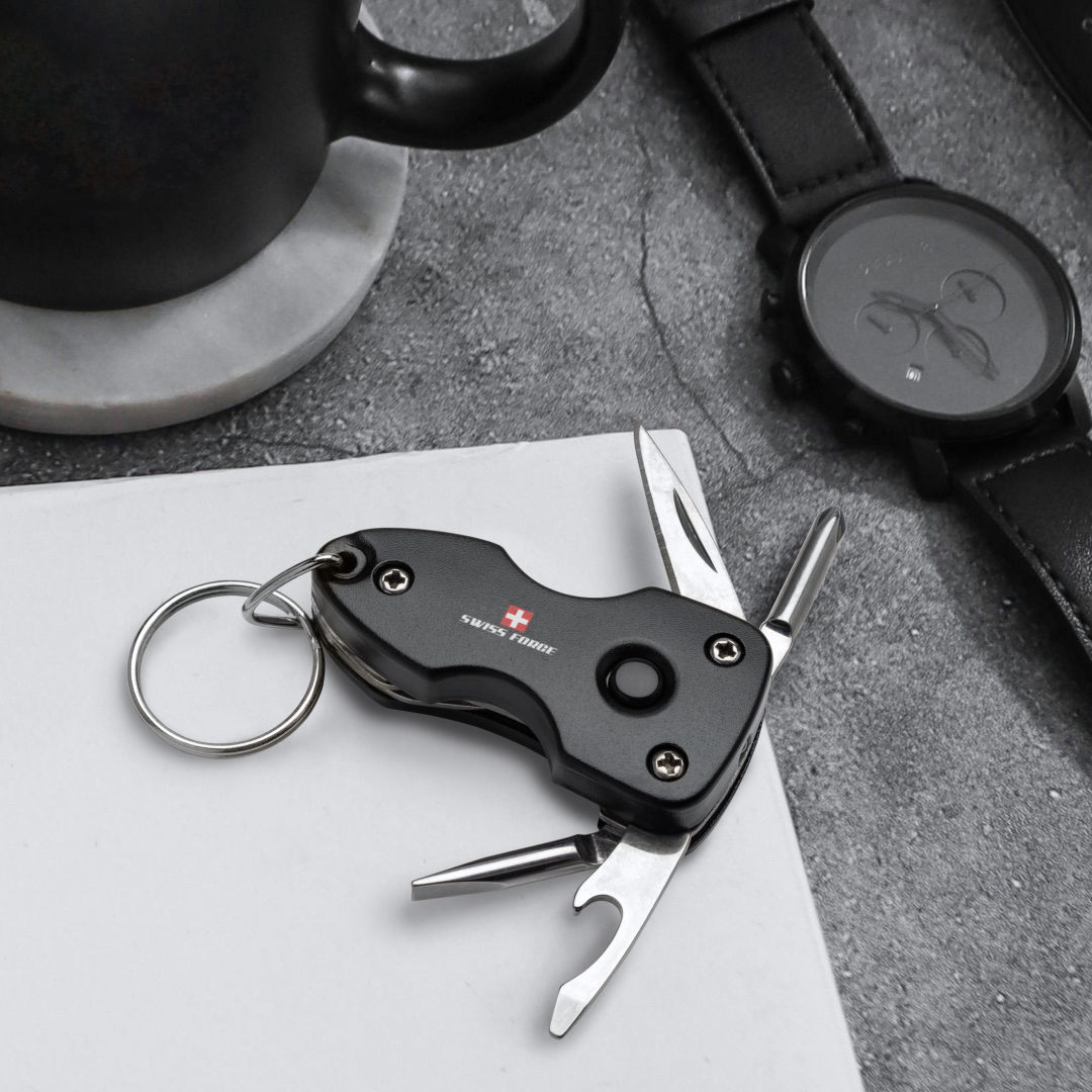 Swiss Force® Wildcub Multi-Tool & Flashlight Keyring 1