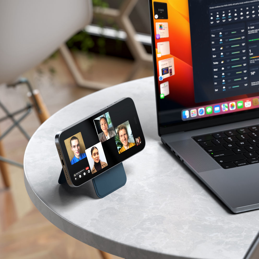 SATECHI® Magnetic Wallet Stand 1