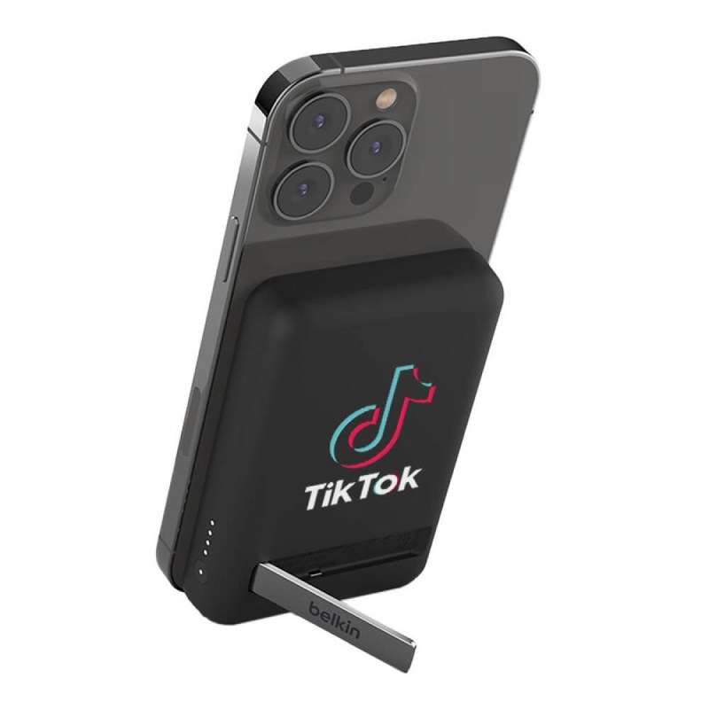 Belkin BoostCharge Magnetic Wireless Power Bank 5K + Stand 1 Belkin BoostCharge Magnetic Wireless Power Bank 5K + Stand 1